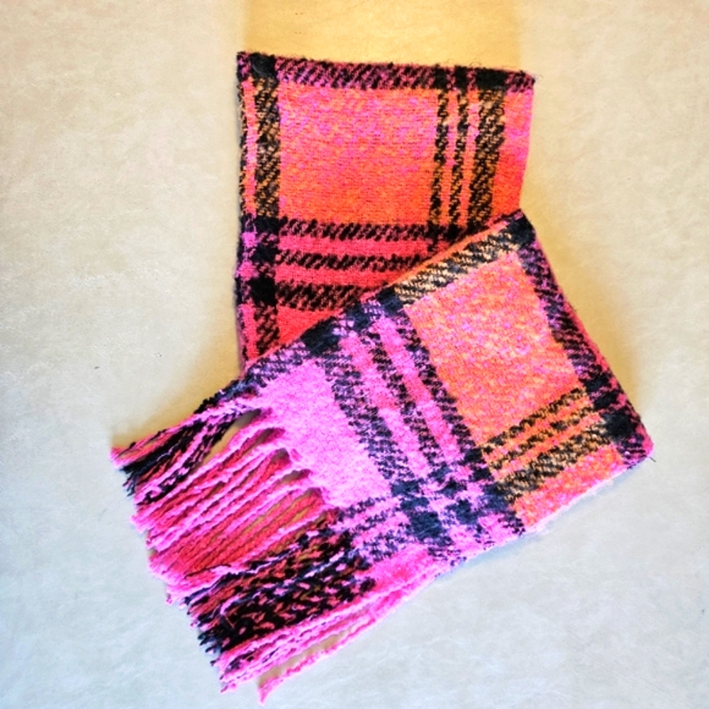 ⬇️💲NWOT | Juicy Coutoure Oversized Chunky Scarf - Plaid Multi Color 74"L x 22"W - Picture 3 of 7